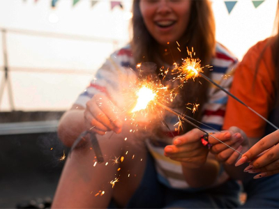 Botti di Capodanno: le lesioni causate a mani, occhi e orecchie.